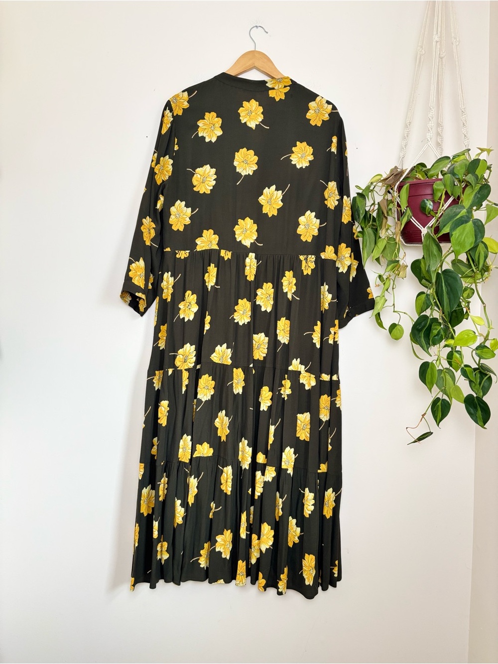 Madewell Button-Front Tier Dress in Fall
Flowers - Picture 8 of 9